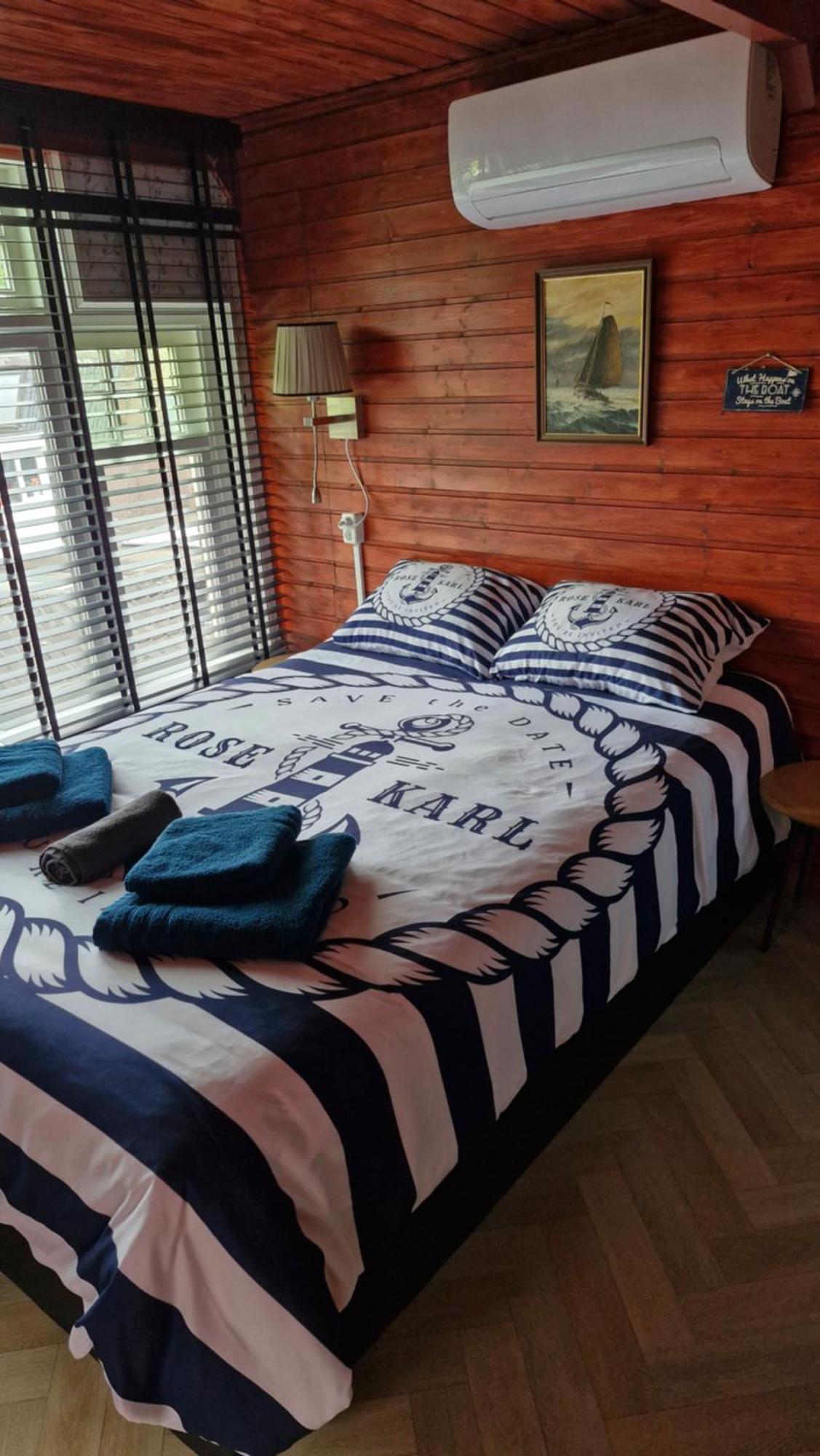 سْخاخن Bed & Breakfast Moments الغرفة الصورة
