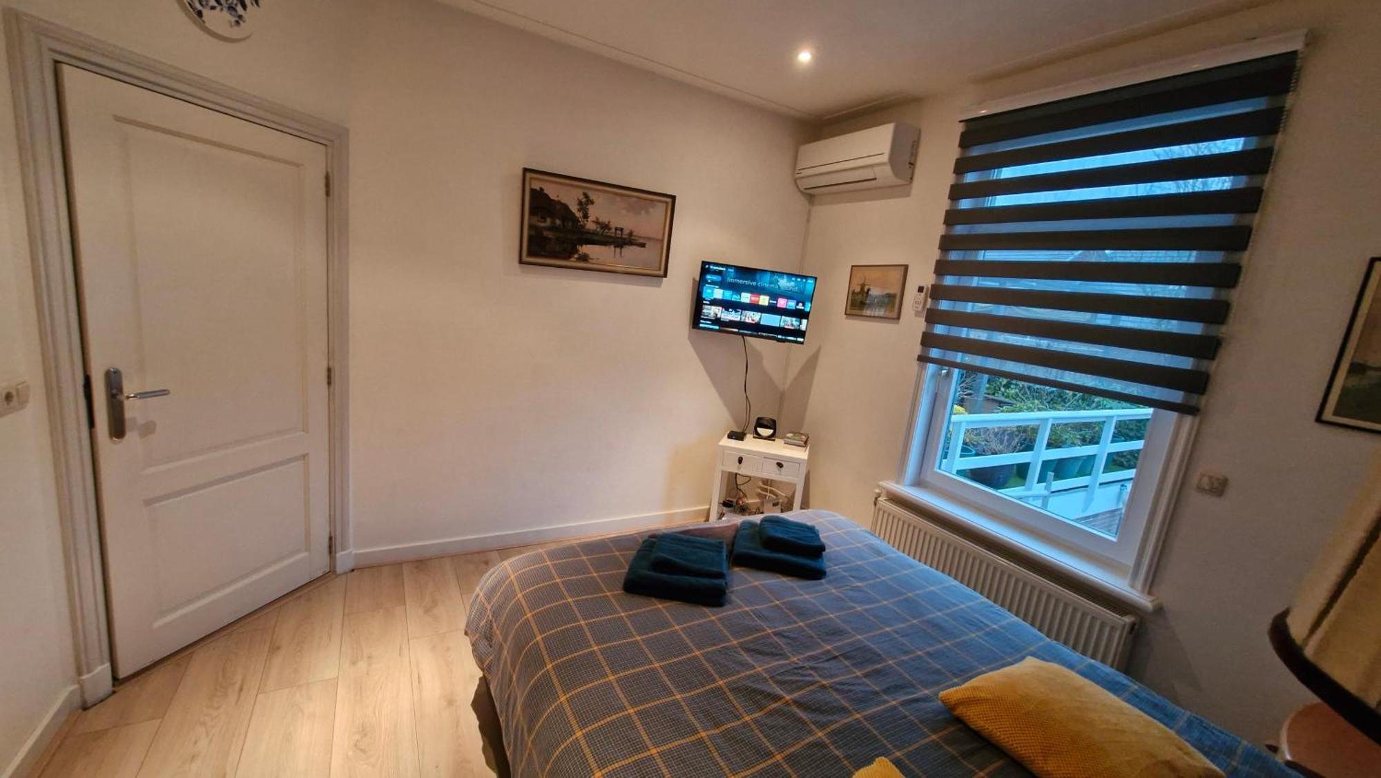 سْخاخن Bed & Breakfast Moments الغرفة الصورة