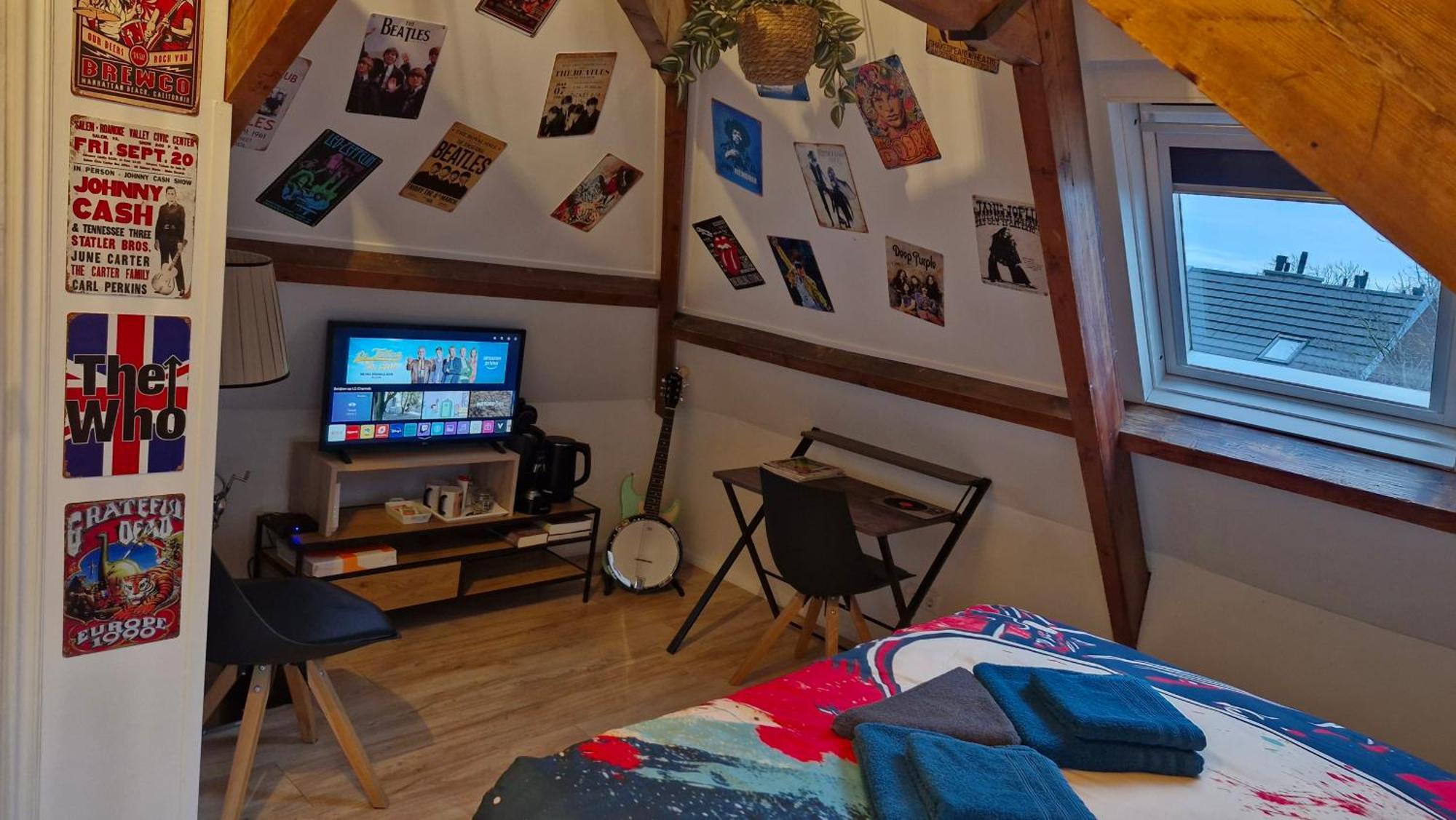 سْخاخن Bed & Breakfast Moments الغرفة الصورة